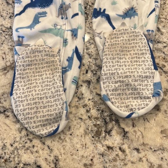 Lot of boys size 5T pajamas - Picture 8 of 11